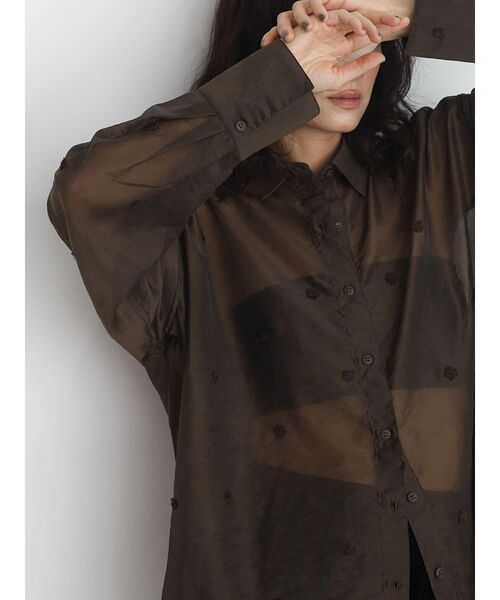 FIKA.(フィーカ)の「Sheer dot shirt(シャツ/ブラウス・レディース・ブラウン/ブラック・MEDIUM)」の3枚目の写真