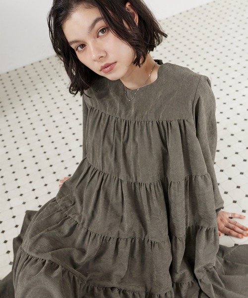 en CAnAF(エンカナフ)の「【一枚でおしゃれが完成◎】ピーチスキンティアードチュニックワンピース(ワンピース・レディース・ブラック/キャメル/チャコールグレー/アイボリー/ブラウン/レッド・フリー/M)」の3枚目の写真