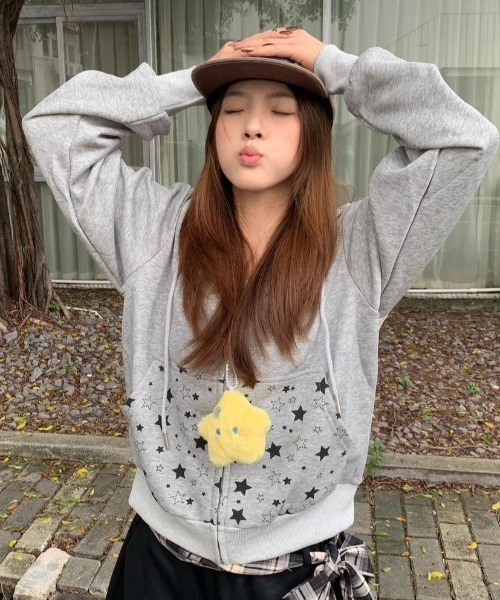 AVYL(アヴィル)の「星柄切り替えジップアップパーカー(パーカー・レディース・グレー/ピンク・M)」の1枚目の写真