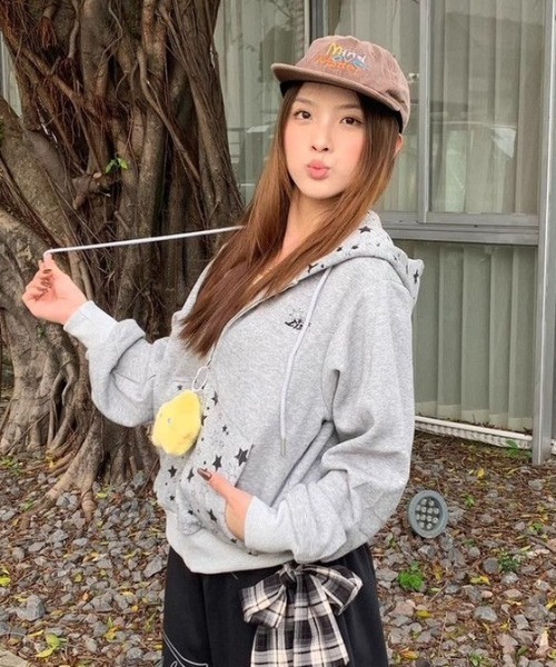 AVYL(アヴィル)の「星柄切り替えジップアップパーカー(パーカー・レディース・グレー/ピンク・M)」の6枚目の写真