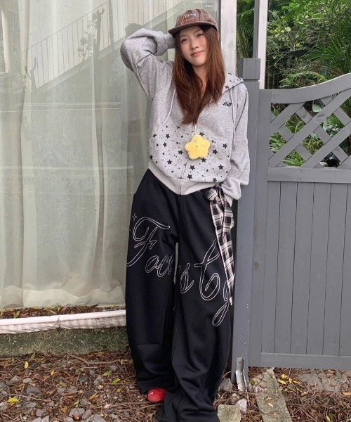 AVYL(アヴィル)の「星柄切り替えジップアップパーカー(パーカー・レディース・グレー/ピンク・M)」の12枚目の写真