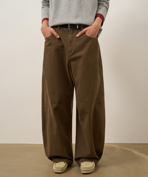 TOFFEE(トフィー)の「CURB チノパンツ (KHAKI BROWN)(その他パンツ・メンズ・その他・SMALL/MEDIUM/LARGE/X-LARGE)」の1枚目の写真