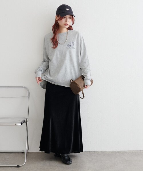 DISCOAT（ディスコート）の「【WEB限定】ゆる袖ロゴプリントロンＴシャツ（Tシャツ/カットソー・レディース・オフホワイト/チャコールグレー/グレー・FREE）」の11枚目の写真