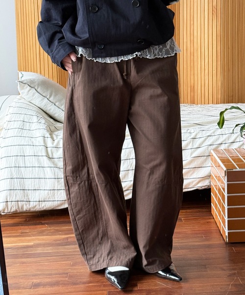 MUHET（ミュエータ）の「assorted wide cargo easy pants / アソートワイドカーゴイージーパンツ（カーゴパンツ・レディース・ブラック/アイボリー/ブラウン/カーキ・LARGE/MEDIUM/SMALL）」の7枚目の写真