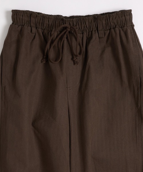 MUHET（ミュエータ）の「assorted wide cargo easy pants / アソートワイドカーゴイージーパンツ（カーゴパンツ・レディース・ブラック/アイボリー/ブラウン/カーキ・LARGE/MEDIUM/SMALL）」の5枚目の写真