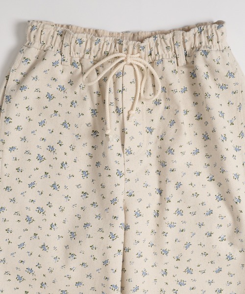 MUHET（ミュエータ）の「assorted wide cargo easy pants / アソートワイドカーゴイージーパンツ（カーゴパンツ・レディース・ブラック/アイボリー/ブラウン/カーキ・LARGE/MEDIUM/SMALL）」の21枚目の写真