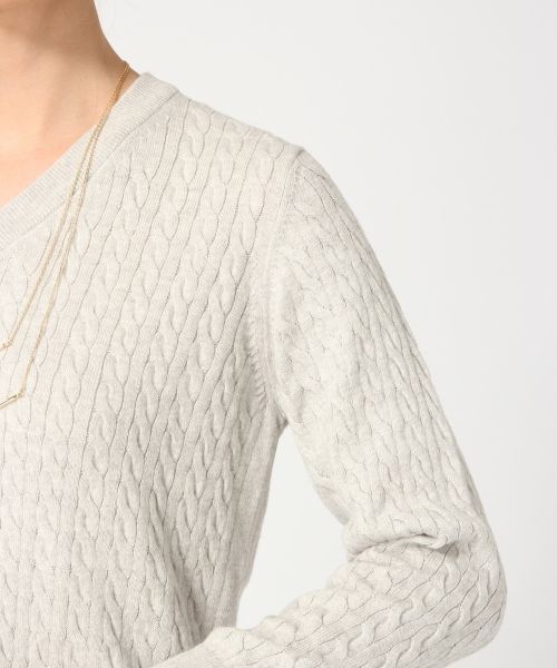 GLOBAL WORK（グローバルワーク）の「【洗えるニット】14ゲージコットンカシミヤケーブルVプルオーバー/719926（ニット/セーター・レディース・ネイビー/ホワイト/ブラウン/グレー・SMALL/LARGE/MEDIUM）」の14枚目の写真