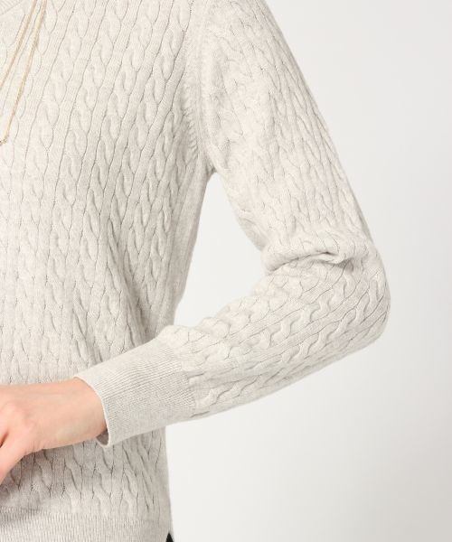GLOBAL WORK（グローバルワーク）の「【洗えるニット】14ゲージコットンカシミヤケーブルVプルオーバー/719926（ニット/セーター・レディース・ネイビー/ホワイト/ブラウン/グレー・SMALL/LARGE/MEDIUM）」の5枚目の写真
