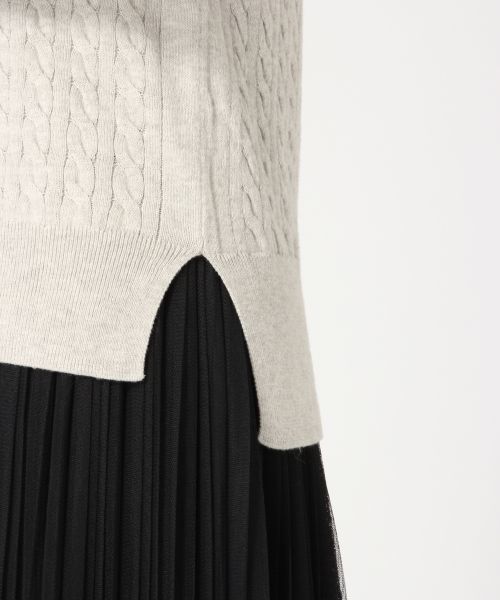 GLOBAL WORK（グローバルワーク）の「【洗えるニット】14ゲージコットンカシミヤケーブルVプルオーバー/719926（ニット/セーター・レディース・ネイビー/ホワイト/ブラウン/グレー・SMALL/LARGE/MEDIUM）」の6枚目の写真