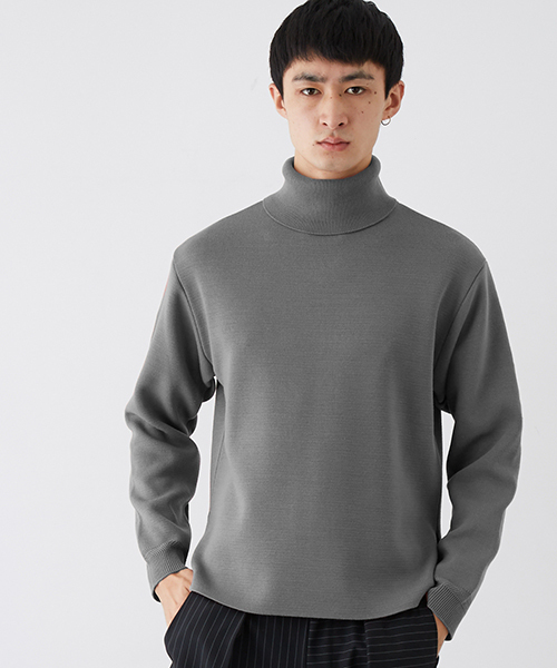STUDIOUS（ステュディオス）の「ミラノリブサイドスリットタートルネックニット（ニット/セーター・メンズ・ホワイト/ブラック/ブルー/ダークグレー・1/2/3）」の3枚目の写真