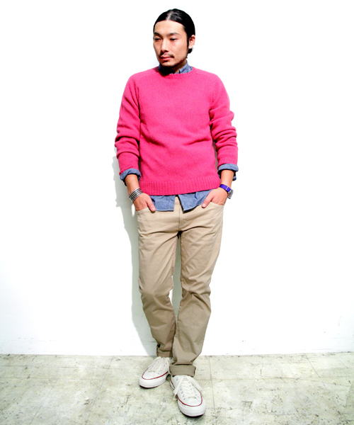 BEAMS PLUS(ビームスプラス)の「BEAMS PLUS / クルーネックニット(ニット/セーター・メンズ・グレー/ライトブラウン/グリーン/ネイビー/パープル/イエロー/ピンク/ローズ・SMALL/MEDIUM/LARGE/X-LARGE)」の15枚目の写真