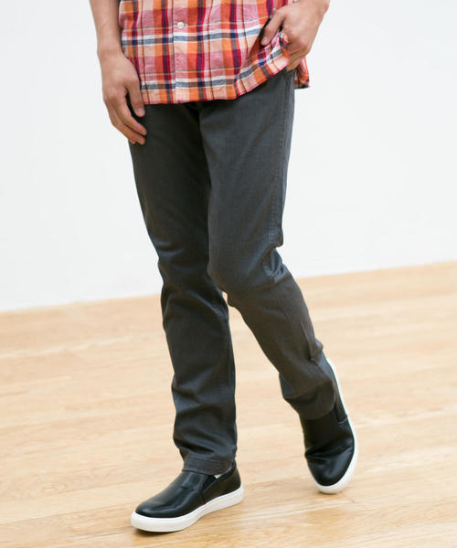 green label relaxing(グリーンレーベルリラクシング)の「SC アーバンスリムフィット チノ パンツ <吸水速乾 / 機能性生地>(チノパンツ・メンズ・グレー/ベージュ/ネイビー/ダークブラウン・L/XXL/M/XXS/S/XS/XL)」の2枚目の写真