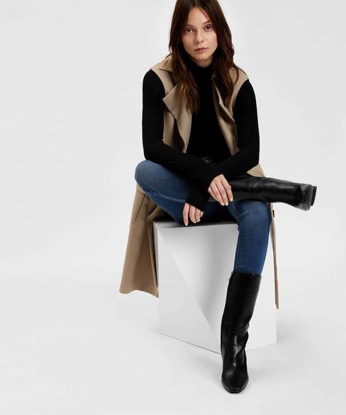 CHARLES & KEITH(チャールズ & キース)の「スクエアトブロックヒールブーツ / SQUARE TOE BLOCK HEEL BOOTS(ブーツ・レディース・ブラック/オリーブ・22.5cm/23cm/23.5cm/24.5cm/25cm)」の9枚目の写真