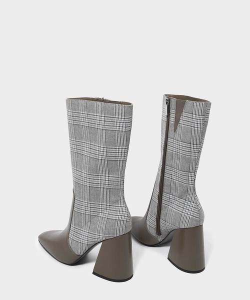 CHARLES & KEITH(チャールズ & キース)の「スクエアトブロックヒールブーツ / SQUARE TOE BLOCK HEEL BOOTS(ブーツ・レディース・ブラック/オリーブ・22.5cm/23cm/23.5cm/24.5cm/25cm)」の6枚目の写真