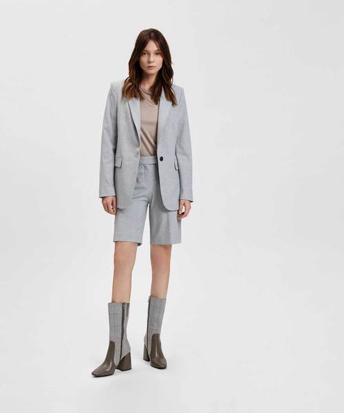 CHARLES & KEITH(チャールズ & キース)の「スクエアトブロックヒールブーツ / SQUARE TOE BLOCK HEEL BOOTS(ブーツ・レディース・ブラック/オリーブ・22.5cm/23cm/23.5cm/24.5cm/25cm)」の4枚目の写真