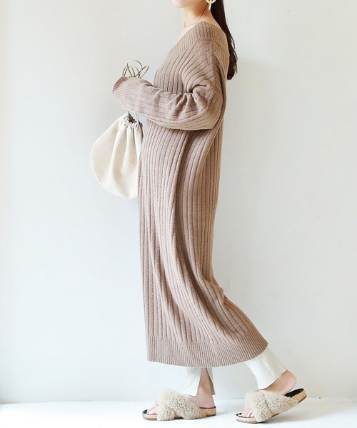TODAYFUL（トゥデイフル）の「ソフトリブニットドレス（ワンピース・レディース・ベージュ/オフホワイト・36inch/38inch）」の6枚目の写真