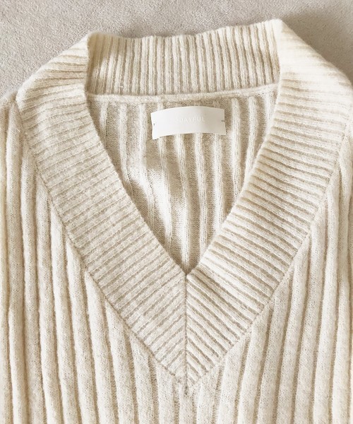 TODAYFUL（トゥデイフル）の「ソフトリブニットドレス（ワンピース・レディース・ベージュ/オフホワイト・36inch/38inch）」の9枚目の写真