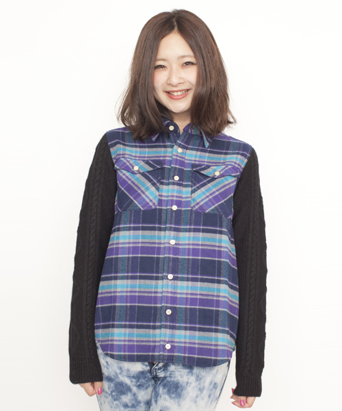 X-girl（エックスガール）の「KNIT SLEEVE SHIRT（シャツ/ブラウス・レディース・レッド/ピンク/ブルー・1/2）」の2枚目の写真