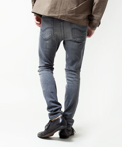 NANO universe(ナノユニバース)の「Lee(リー)/ JEGGERS SAROUEL(デニムパンツ・メンズ・インディゴブルー/ブラック/ブルー/ライトブルー/グレー・LARGE/SMALL/X-SMALL/MEDIUM)」の14枚目の写真