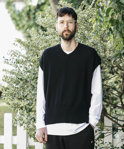 MR.OLIVE（ミスターオリーブ）の「12G COTTON LINKS BIRDSEYE KNIT / BIG SILHOUTTE V NECK VEST（ベスト・メンズ・ライトグレー/ブラック・MEDIUM/LARGE）」の8枚目の写真