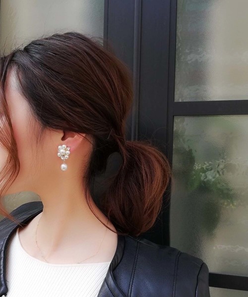 Cupid Heart（キューピッドハート）の「【Cupid Heart】結婚式アクセ アネモネ パールイヤリング（イヤリング・レディース・ベージュ・MEDIUM）」の3枚目の写真