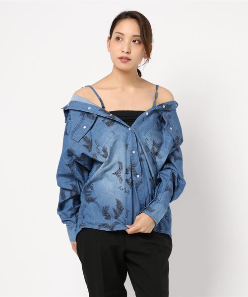 GGD（ジージーディー）の「Roger&Raw/デニム羽根プリント３WAYシャツ（シャツ/ブラウス・レディース・サックスブルー/ブルー・M）」の5枚目の写真
