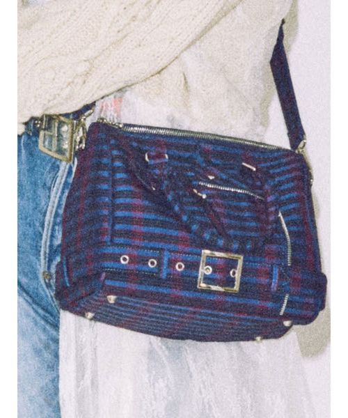 jouetie(ジュエティ)の「ライダースボストン(ハンドバッグ・レディース・ブラック/レッド/ブルー・FREE)」の2枚目の写真