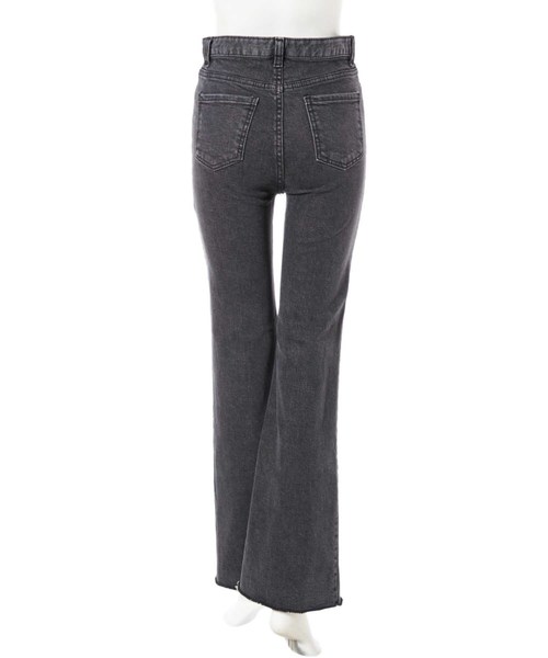 fifth（フィフス）の「【Korea Select】 カットオフセミフレアブラックデニム/Horn（デニムパンツ・レディース・ブラック・SMALL/MEDIUM/LARGE）」の8枚目の写真