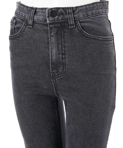 fifth（フィフス）の「【Korea Select】 カットオフセミフレアブラックデニム/Horn（デニムパンツ・レディース・ブラック・SMALL/MEDIUM/LARGE）」の7枚目の写真