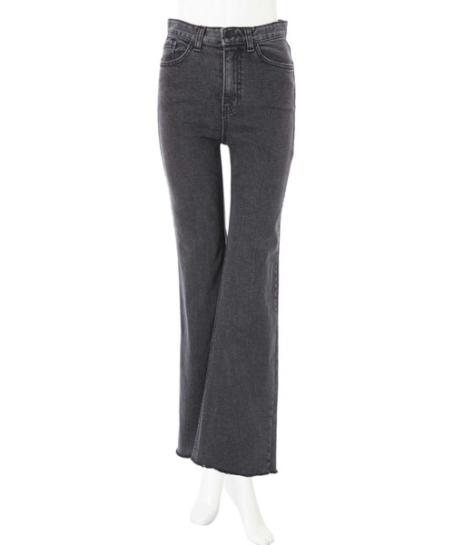 fifth（フィフス）の「【Korea Select】 カットオフセミフレアブラックデニム/Horn（デニムパンツ・レディース・ブラック・SMALL/MEDIUM/LARGE）」の4枚目の写真
