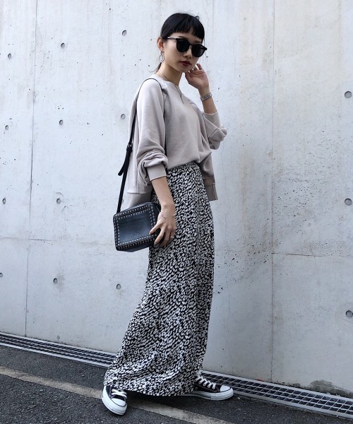 PAGEBOY(ページボーイ)の「effortショートウラケプルオーバー(スウェット・レディース・ブラック/グレー/ラベンダー/グレイッシュベージュ・FREE)」の6枚目の写真