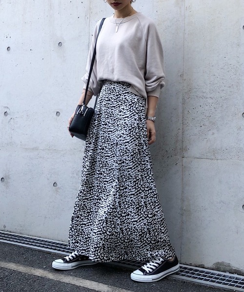 PAGEBOY(ページボーイ)の「effortショートウラケプルオーバー(スウェット・レディース・ブラック/グレー/ラベンダー/グレイッシュベージュ・FREE)」の8枚目の写真