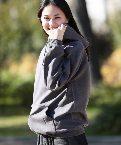 GILDAN(ギルダン)の「GILDAN ギルダン 無地 スウェット ビッグシルエット プルオーバー フーディー パーカー(パーカー・メンズ・ホワイト/チャコールグレー/ブラック/ネイビー/グレー/サンドベージュ/マルーン/ロイヤルブルー/杢グレー/パープル/レッド/オレンジ/ゴールド/ピンク/ミント/ライトグリーン/グリーン系その他/ブルー系その他/インディゴブルー・MEDIUM/LARGE/X-LARGE/SMALL)」の5枚目の写真