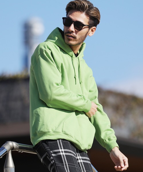 GILDAN(ギルダン)の「GILDAN ギルダン 無地 スウェット ビッグシルエット プルオーバー フーディー パーカー(パーカー・メンズ・ホワイト/チャコールグレー/ブラック/ネイビー/グレー/サンドベージュ/マルーン/ロイヤルブルー/杢グレー/パープル/レッド/オレンジ/ゴールド/ピンク/ミント/ライトグリーン/グリーン系その他/ブルー系その他/インディゴブルー・MEDIUM/LARGE/X-LARGE/SMALL)」の2枚目の写真