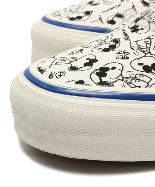 X-girl(エックスガール)の「VANS (ヴァンズ)OG ERA LX スヌーピー CAMP SNOOPY (エラ)(スニーカー・レディース・ホワイト/ピンク・24cm/26.5cm/27cm/23.5cm/24.5cm)」の4枚目の写真