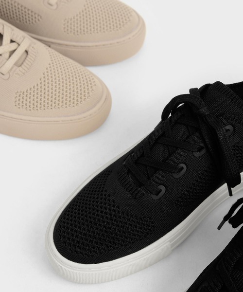 CHARLES & KEITH(チャールズ & キース)の「ニットレースアップ スニーカー / Knitted Lace-Up Sneakers(スニーカー・レディース・ブラック/アイボリー・22.5cm/23cm/23.5cm/24.5cm/25cm/25.5cm)」の5枚目の写真
