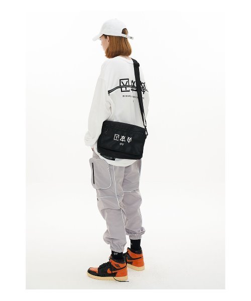 OY(オーワイ)の「ZIPロゴロングスリーブTシャツ(Tシャツ/カットソー・メンズ・ホワイト/ブラック・FREE)」の13枚目の写真