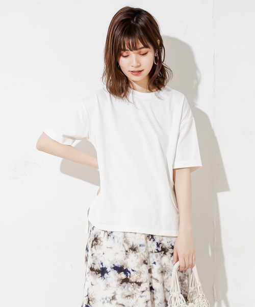 natural couture(ナチュラルクチュール)の「カリカリ立体ロゴT(Tシャツ/カットソー・レディース・オフホワイト/ピンク/スミクロ/ライトベージュ・FREE)」の18枚目の写真