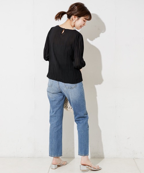 natural couture（ナチュラルクチュール）の「クリンクル加工シアーブラウス（シャツ/ブラウス・レディース・ブラック/オフホワイト/ブルー/ミント/モカ・FREE）」の11枚目の写真