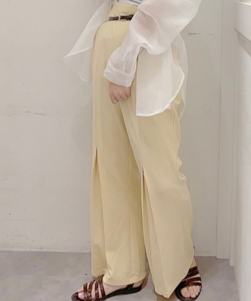E hyphen world gallery(イーハイフンワールドギャラリー)の「スリットフレアパンツ*(パンツ)」|イエロー