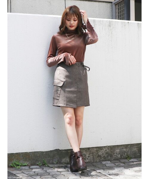 dazzlin（ダズリン）の「サイドリボンポケットミニスカート（スカート・レディース・ブラウン/ブラック/グレー・MEDIUM/SMALL）」の7枚目の写真