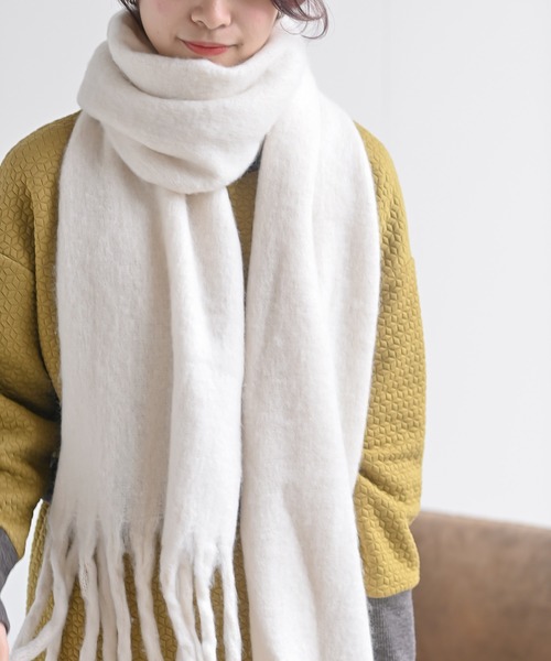 rps（アールピーエス）の「ボリュームマフラー（マフラー・レディース・ブラック/パープル/アイボリー/モカ/ライトカーキ/グレイッシュベージュ/ピンクベージュ/ブラウン/ブルー/ミント/チャコールグレー/グリーン/ライトグレー・M/フリー）」の2枚目の写真