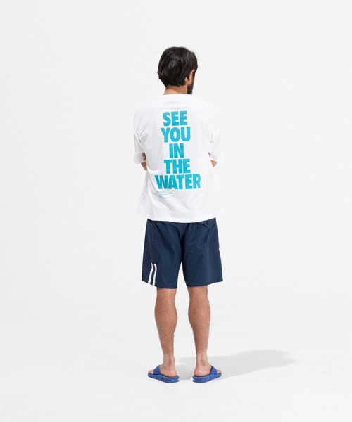 MAGIC NUMBER（マジック ナンバー）の「【MAGIC NUMBER】SEE YOU IN THE WATER S/S TEE（Tシャツ/カットソー・メンズ・ホワイト×グリーン/ホワイト×ブラック/ホワイト×ブルー/ホワイト×ピンク・MEDIUM/X-LARGE/LARGE）」の9枚目の写真
