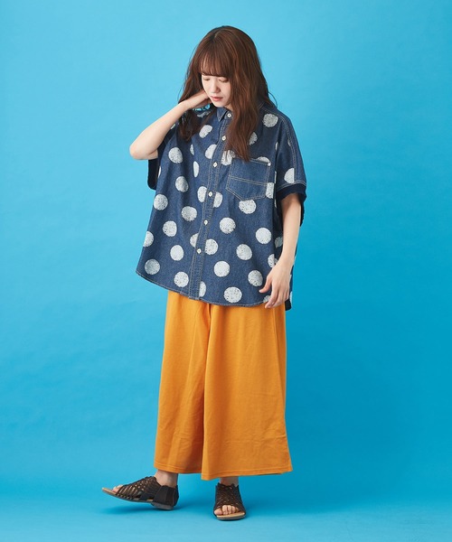 CUBE SUGAR（キューブシュガー）の「抜染ドットプリント デニム リブ袖 ドルマンシャツ（Tシャツ/カットソー・レディース・ライトブルー/インディゴブルー・M）」の3枚目の写真