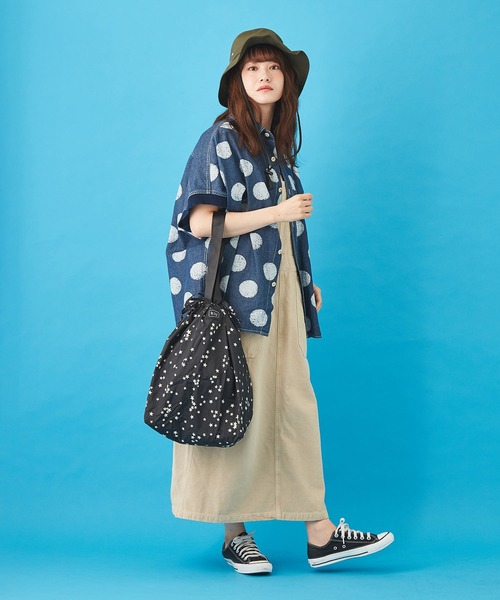 CUBE SUGAR（キューブシュガー）の「抜染ドットプリント デニム リブ袖 ドルマンシャツ（Tシャツ/カットソー・レディース・ライトブルー/インディゴブルー・M）」の4枚目の写真