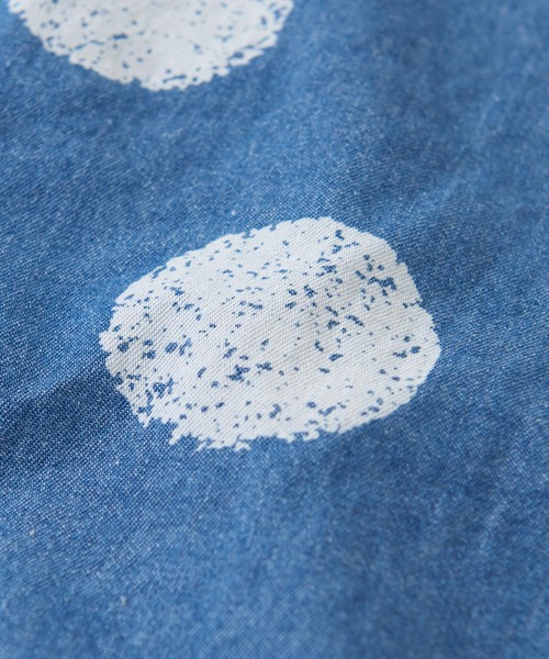 CUBE SUGAR（キューブシュガー）の「抜染ドットプリント デニム リブ袖 ドルマンシャツ（Tシャツ/カットソー・レディース・ライトブルー/インディゴブルー・M）」の19枚目の写真