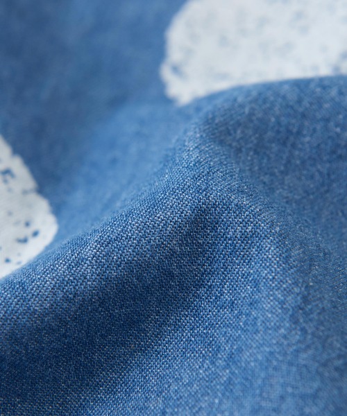 CUBE SUGAR（キューブシュガー）の「抜染ドットプリント デニム リブ袖 ドルマンシャツ（Tシャツ/カットソー・レディース・ライトブルー/インディゴブルー・M）」の21枚目の写真