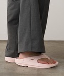 OOFOS(ウーフォス)の「シューズ(サンダル)」