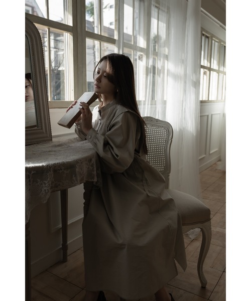 kicuri（キクリ）の「【低身長向けSサイズ】コットン100％で通気性◎ピンタックレイヤードワンピース（ワンピース・レディース・ライトグレー・SMALL/X-SMALL）」の8枚目の写真