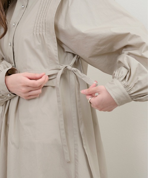 kicuri（キクリ）の「【低身長向けSサイズ】コットン100％で通気性◎ピンタックレイヤードワンピース（ワンピース・レディース・ライトグレー・SMALL/X-SMALL）」の13枚目の写真